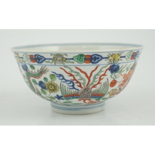 516 - A Chinese wucai dragon and phoenix bowl, early 20th century, diameter 15cm