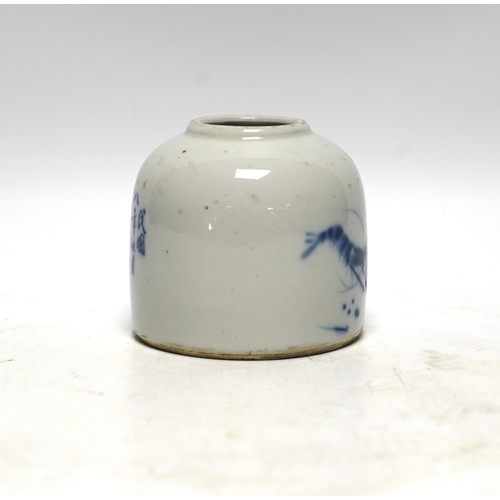 519 - A Chinese blue and white brush pot, possibly Republic period,  decorated with crayfish, 8.5cm