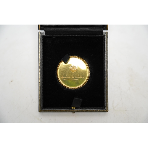 522 - A Lord Howard de Walden medal commemorating Slip Anchor, Derby, 1985, in Cartier box.