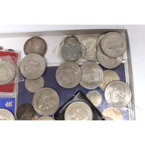 533 - Assorted commemorative and other coins.