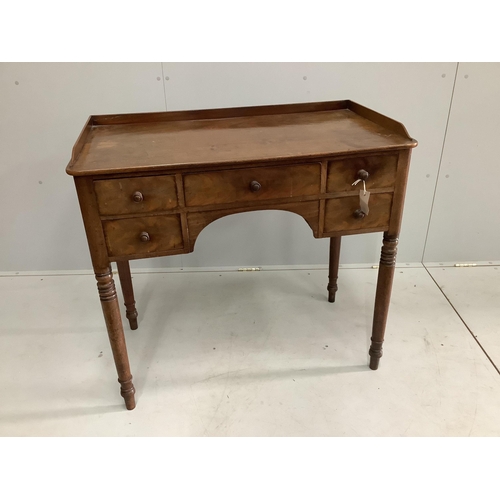 67 - A Regency mahogany kneehole dressing table, width 93cm, depth 50cm, height 85cm