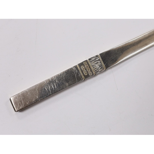 866 - An Elizabeth II part textured silver paper knife, by Pruden & Smith, Sheffield, 2005, 18.4cm, 46 gra... 