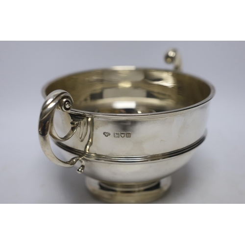 872 - An Edwardian silver two handled bowl, with banded girdle, Goldsmiths & Silversmiths Co Ltd, London, ... 