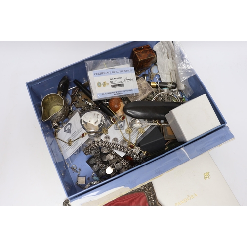 940 - A quantity of assorted mainly silver, white metal and other jewellery including a Victorian yellow m... 