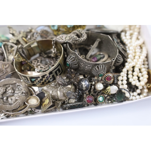 953 - A quantity of 1940's and later costume, 925, white metal and silver jewellery, including bangles, br... 