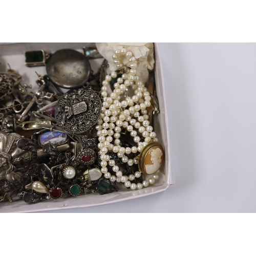 953 - A quantity of 1940's and later costume, 925, white metal and silver jewellery, including bangles, br... 