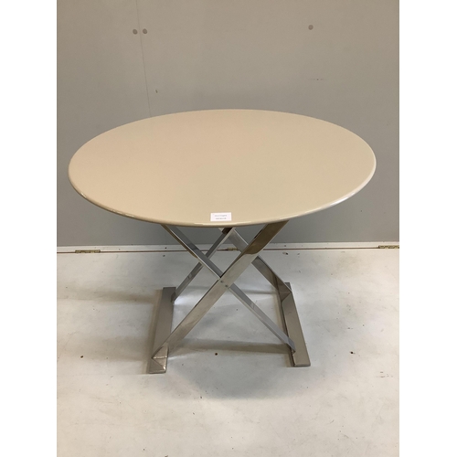 1022 - A B&B Italia circular occasional table, diameter 80cm, height 66cm