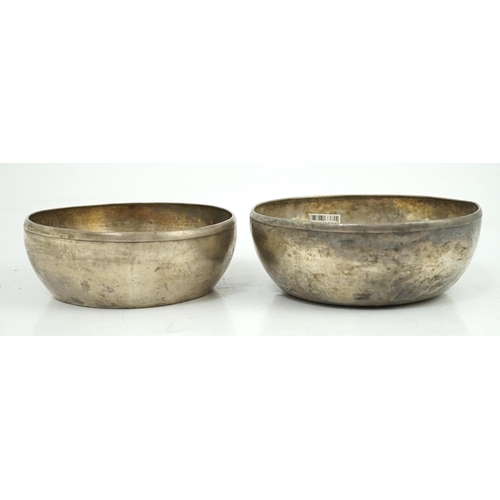 13 - Two silver bowls, Roman or Gandhara, c. late 1st century BC - early 1st century A.D each with flat b... 