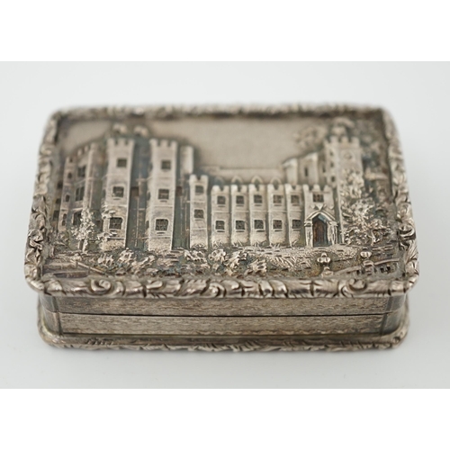 432 - A George IV engine turned silver castle top rectangular vinaigrette, by Francis Clark, depicting Ke... 