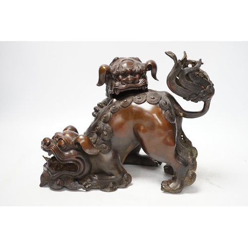 1274 - A large Chinese bronze incense burner, modelled as 2 lion dogs playing, 19th century, 22cm high. Con... 