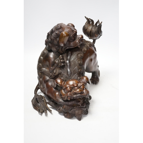 1274 - A large Chinese bronze incense burner, modelled as 2 lion dogs playing, 19th century, 22cm high. Con... 