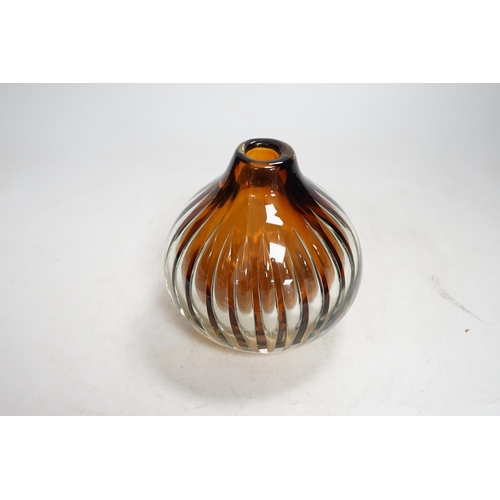 1309 - Kaj Franck for Nuutajarvi Notsjo, an art glass vase, signed to base, 14cm high. Condition - good... 