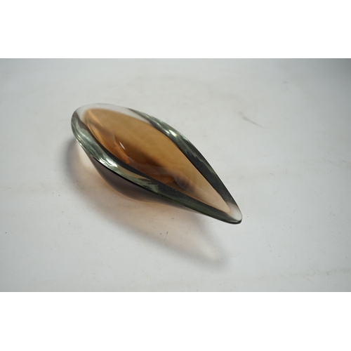 1311 - Kaj Franck for Nuutajarvi Notsjo, an art glass 'willow leaf' bowl, 26.5cm long. Condition - good... 