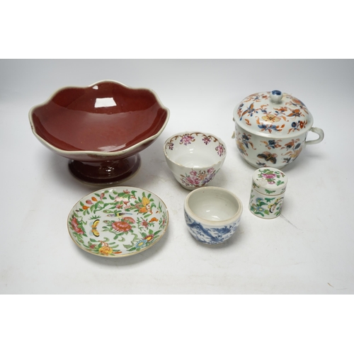 1364 - Chinese ceramics to include a sang de boeuf pedestal bowl and a famille rose dish, 20cm diameter. Co... 