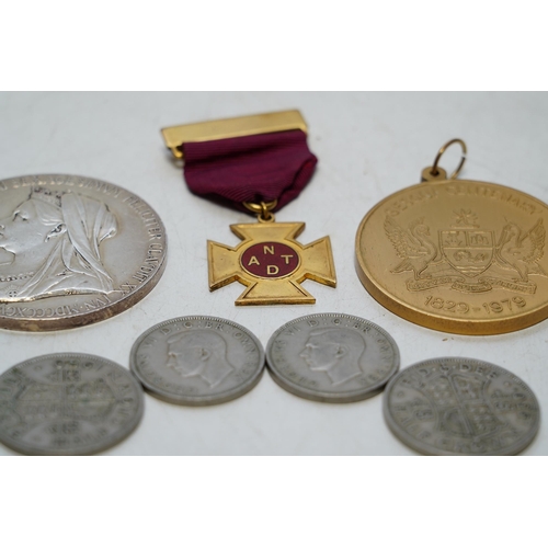 1432 - Assorted coins including pre 1947 examples and medals, including a Queen Victoria diamond Jubilee si... 