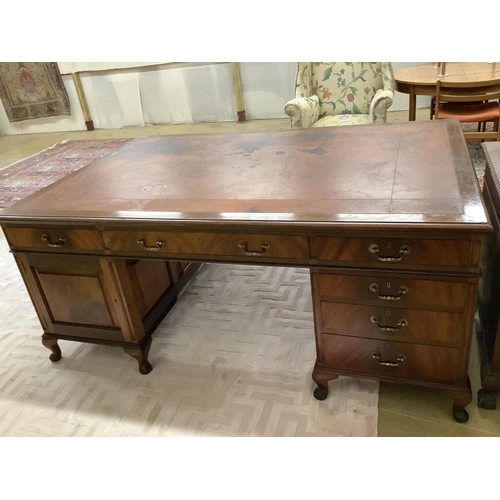 1065 - An early century George III style mahogany pedestal partner's desk, width 183cm, depth 122cm, height... 