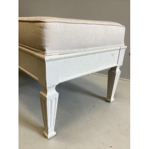 1081 - A Swedish style painted window seat, width 121cm, depth 57cm, height 52cm. Condition - good