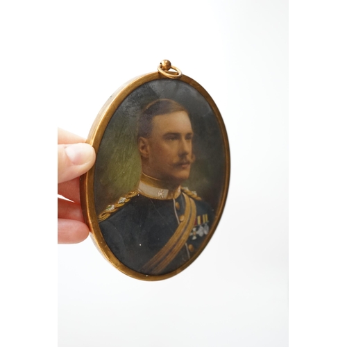 1376 - English School, early 20th century, Portrait miniature, oil on card, military officer with Distingui... 