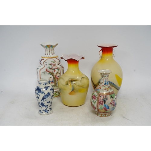 299 - Two Dalian glass vases and three Chinese porcelain vases, 19th/20th century, tallest 19.5cm. Conditi... 