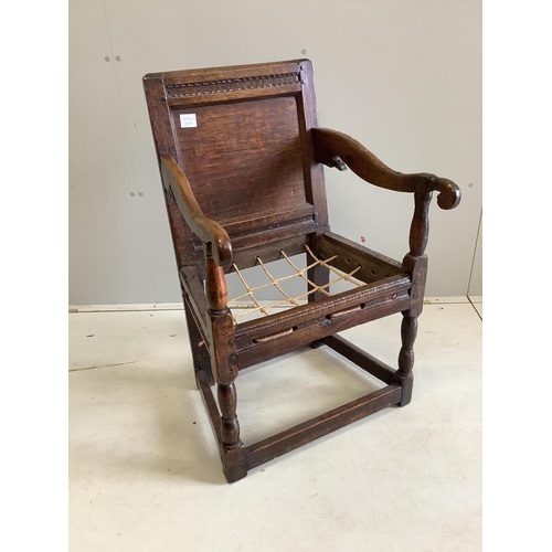 Lot 1052      