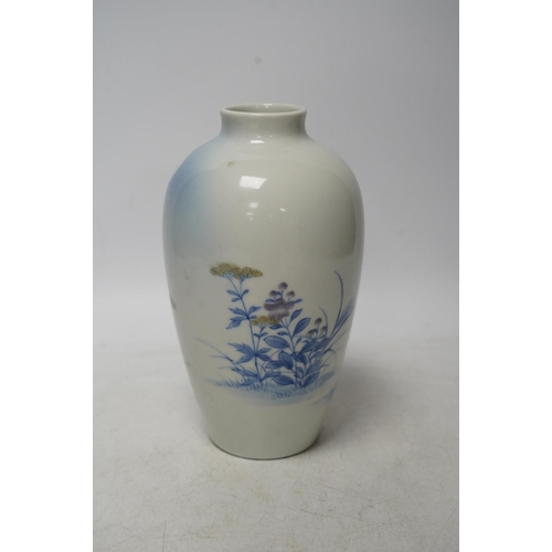 269 - A 20th century Japanese porcelain vase, 19cm high. Condition - fair to good