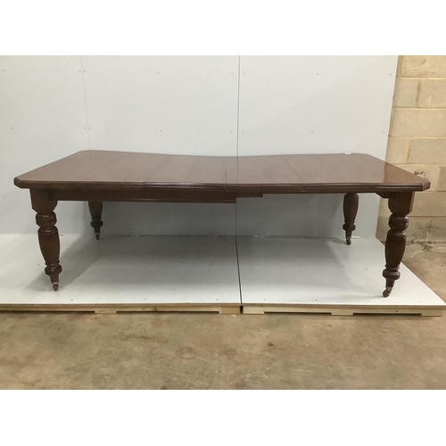 33 - A late Victorian walnut extending dining table, width 232cm extended, two spare leaves, depth 118cm,... 