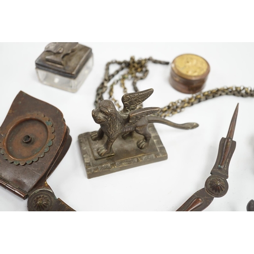 514 - Curios including a miniature percussion pistol, an Art Nouveau pill box and a silver mounted inkwell... 