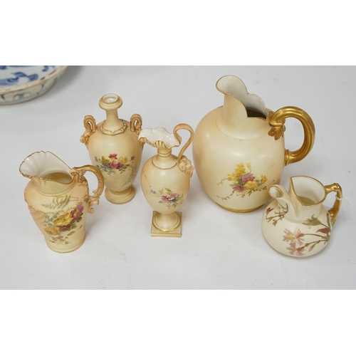 547 - Five Worcester blush ivory pots, shapes 1094, 1438, 1399, 1144 and 1652, tallest 18cm. Condition - g... 