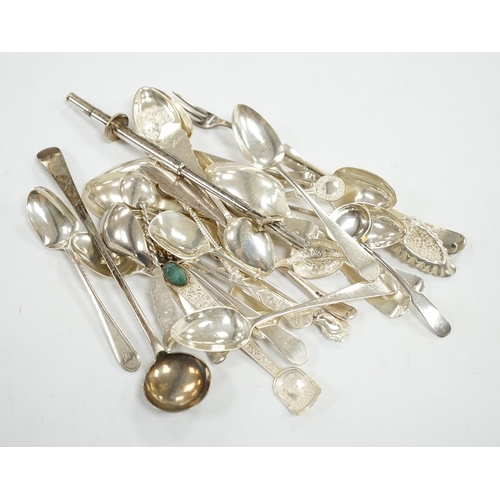 841 - A group of assorted Georgian and later silver and 925 teaspoons etc, 12oz and five plated items. Con... 