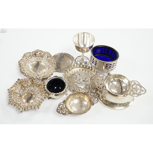 851 - Sundry small silver including a, tea strainer, handbag mirror, pin dish, pair of bonbon dishes, two ... 