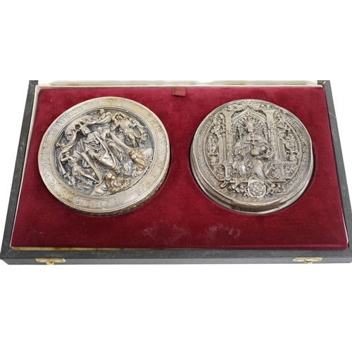 858 - Two 1970's cased limited edition reproduction silver seals, 'The Royal Seal of King Henry VIII of En... 