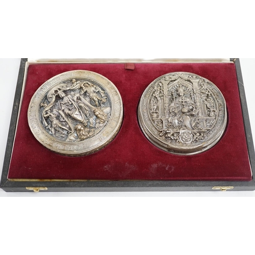 858 - Two 1970's cased limited edition reproduction silver seals, 'The Royal Seal of King Henry VIII of En... 