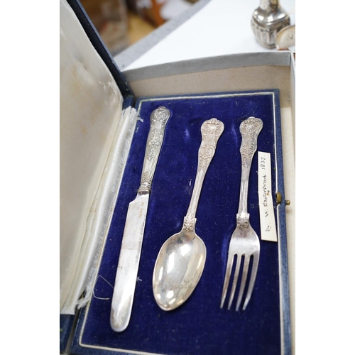 859 - Small silver to include a cased Victorian silver Queens pattern christening trio, London 1837, four ... 