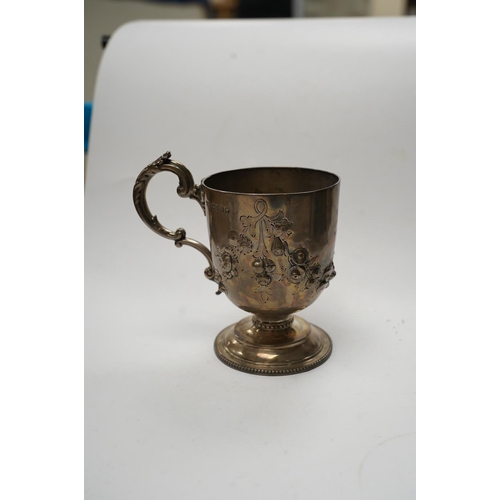 862 - A Victorian silver pedestal christening cup, by Joseph Angell II, London, 1856, 11.5cm, 6.4oz, with ... 