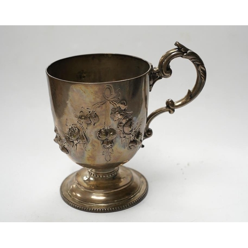 862 - A Victorian silver pedestal christening cup, by Joseph Angell II, London, 1856, 11.5cm, 6.4oz, with ... 