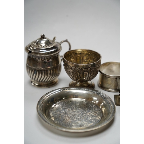 864 - Sundry small silver including five silver napkin rings, and 800 napkin ring, a Victorian silver must... 