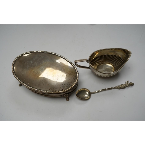 870 - Small silver including a late Victorian pierced silver mustard pot, a small cream jug and oval trink... 