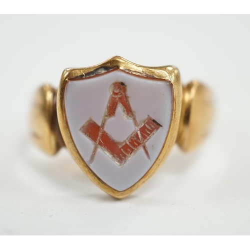 905 - A late Victorian 18ct gold and sardonyx set shield shaped Masonic signet ring, size Q/R, gross weigh... 