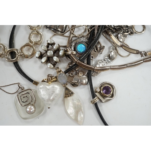 931 - A small group of assorted modern 925 and white metal jewellery including necklaces, bracelet etc. Co... 