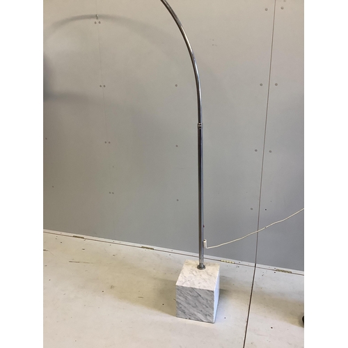 1071 - A 1970s marble based chrome arc lamp, height 206cm. Condition - fair