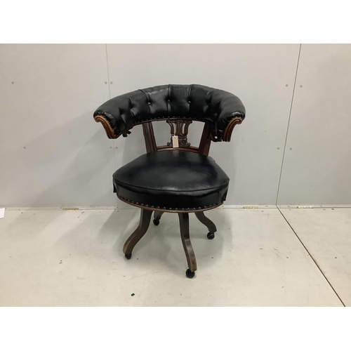 1122 - A Victorian mahogany swivel desk chair, width 73cm, depth 53cm, height 92cm. Condition - fair