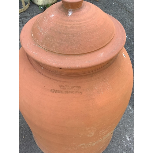 1186 - A terracotta rhubarb forcer with lid by Willow pottery, a terracotta finial and a stoneware planter,... 