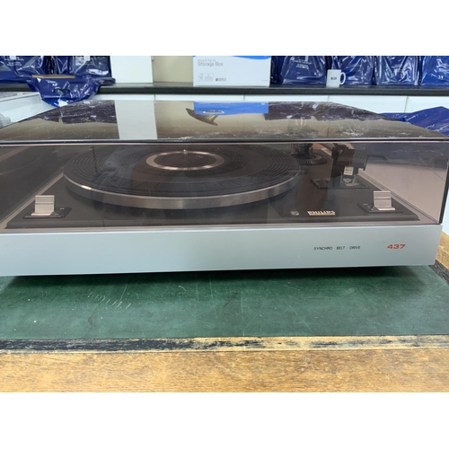 1352 - Two record players; a Philips 437 turntable together with a Pioneer PL-112D turntable, both with lea... 