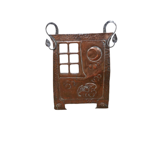 1423 - An Arts and Crafts hammered copper and wrought iron fire screen, 73cm. Condition - fair to good, lac... 