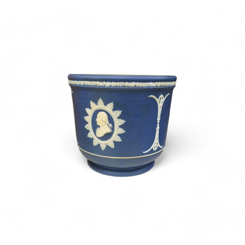 1431 - A Wedgwood Jasperware jardiniere decorated with the founding fathers (USA), height 21cm. Condition -... 