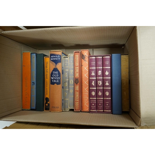 1444 - ° ° A large quantity of various Folio Society books. Condition - varies