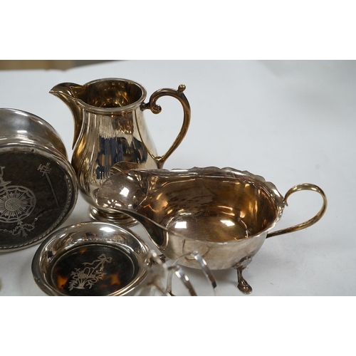 1841 - Sundry small silver including a pair of toast racks, Sheffield, 1936, three cream jugs, a sauceboat ... 