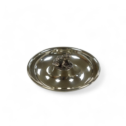 1849 - A modern silver circular dish with central model of a frog, by Brian Leslie Fuller, London, 1996, 91... 