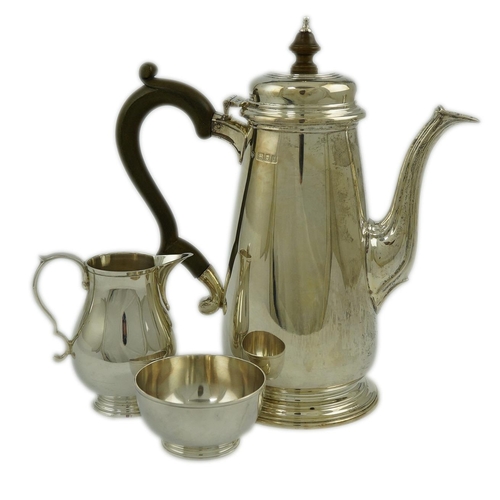 152 - An Elizabeth II matched silver three piece coffee set by William Comyns & Sons Ltd, London, 1963,64 ... 