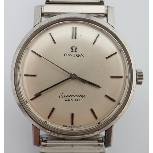 189 - A gentleman's 1960's? stainless steel Omega Seamaster de Ville manual wind wrist watch, with baton n... 